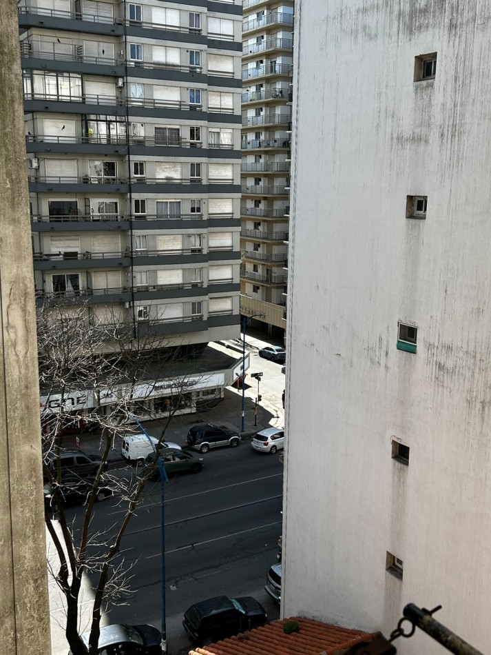Departamento de 1 ambiente, Plaza Colon. Alquiler 24 meses.