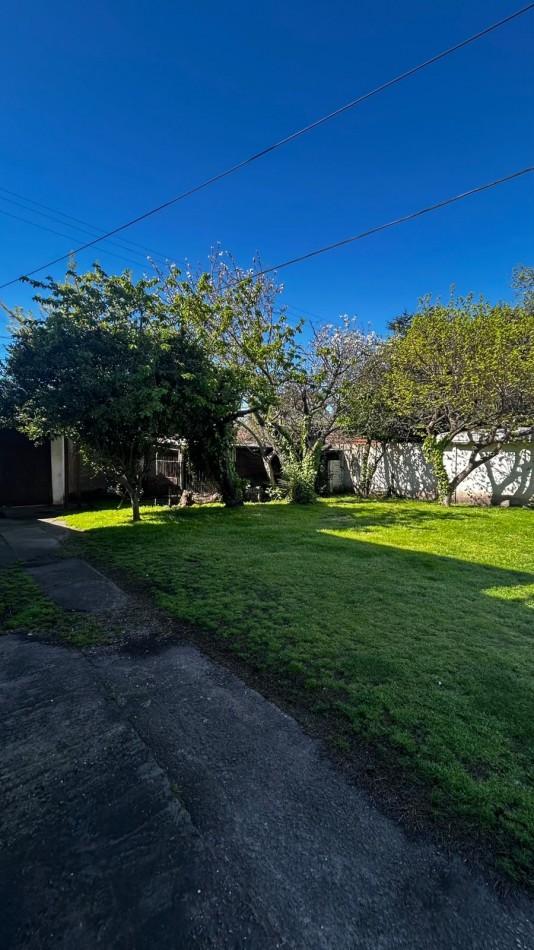 Casa de 4 ambientes con parque y garage, en alquiler 24 meses