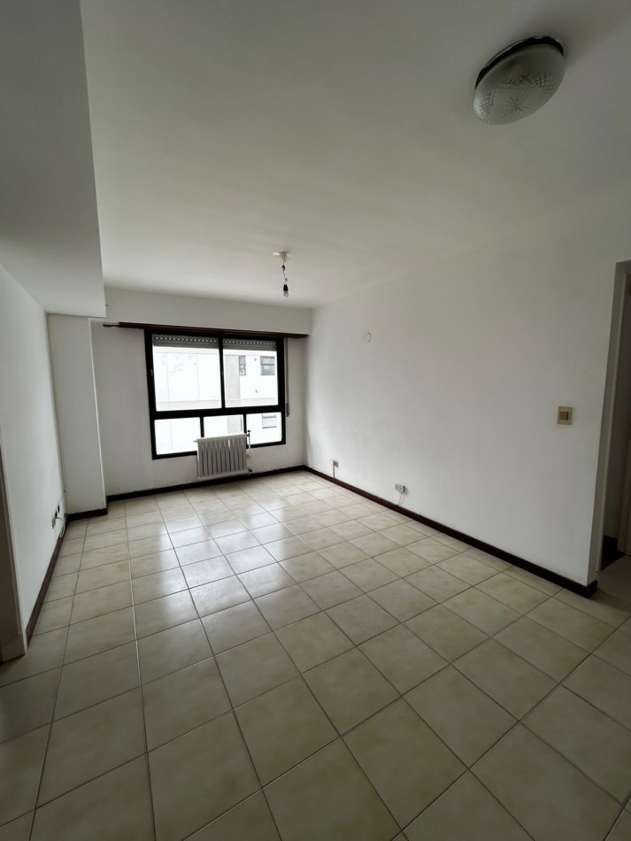 Departamento de 2 ambientes, con vista lateral al mar. Alquiler 24 meses