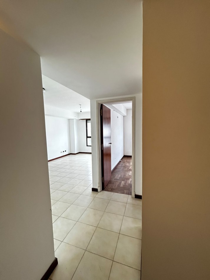 Departamento de 2 ambientes, con vista lateral al mar. Alquiler 24 meses