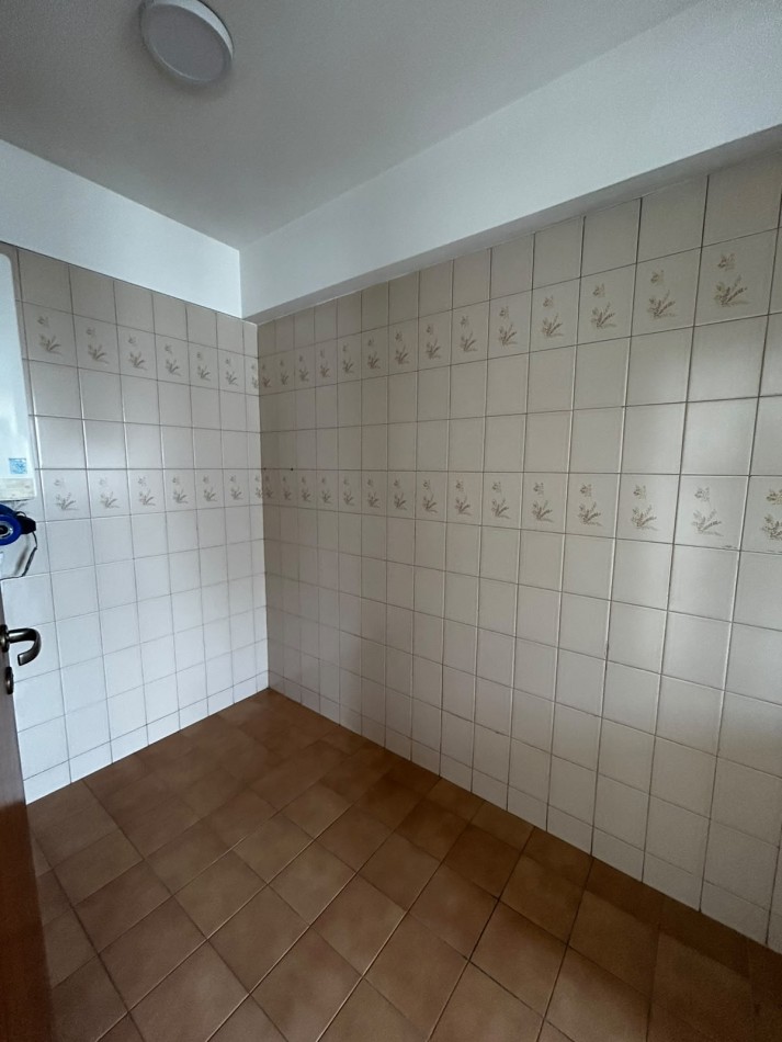 Departamento de 2 ambientes, con vista lateral al mar. Alquiler 24 meses