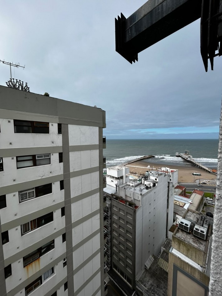 Departamento de 2 ambientes, con vista lateral al mar. Alquiler 24 meses