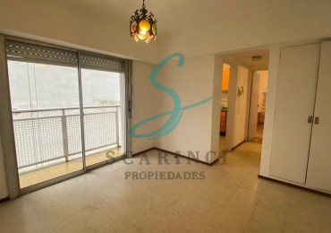 Departamento de 2 Ambientes, en Alquiler. Plaza Colon
